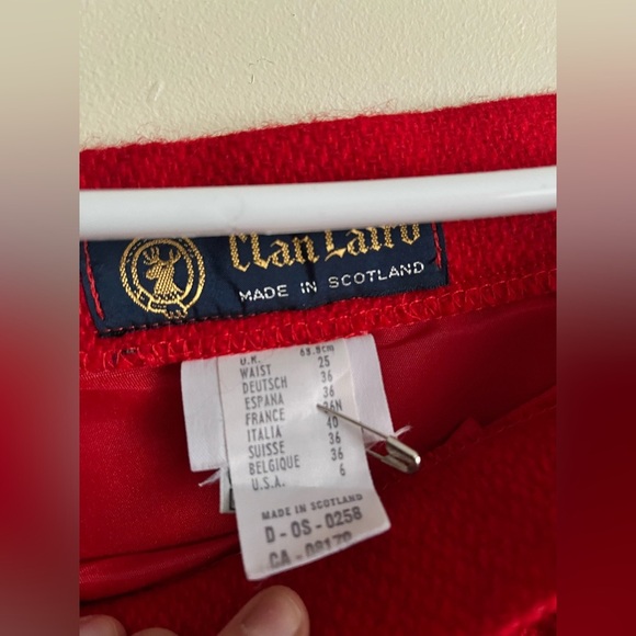 ⬇️REDUCED PRICE ⬇️ Gorgeous pure wool suit from Clan Laird. Made in Scotland! - Picture 9 of 16